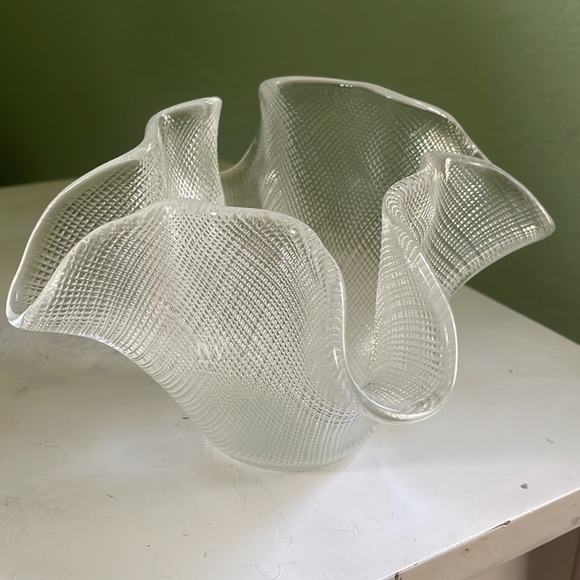 Vintage IVV Crystal Scalloped Ribbon Bowl
Made in Italy
Boho Chic Table Decor - Picture 1 of 4